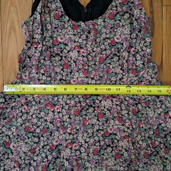 Kimchi & Blue X Urban Outfitters Floral Dress Size Medium - Picture 5 of 8